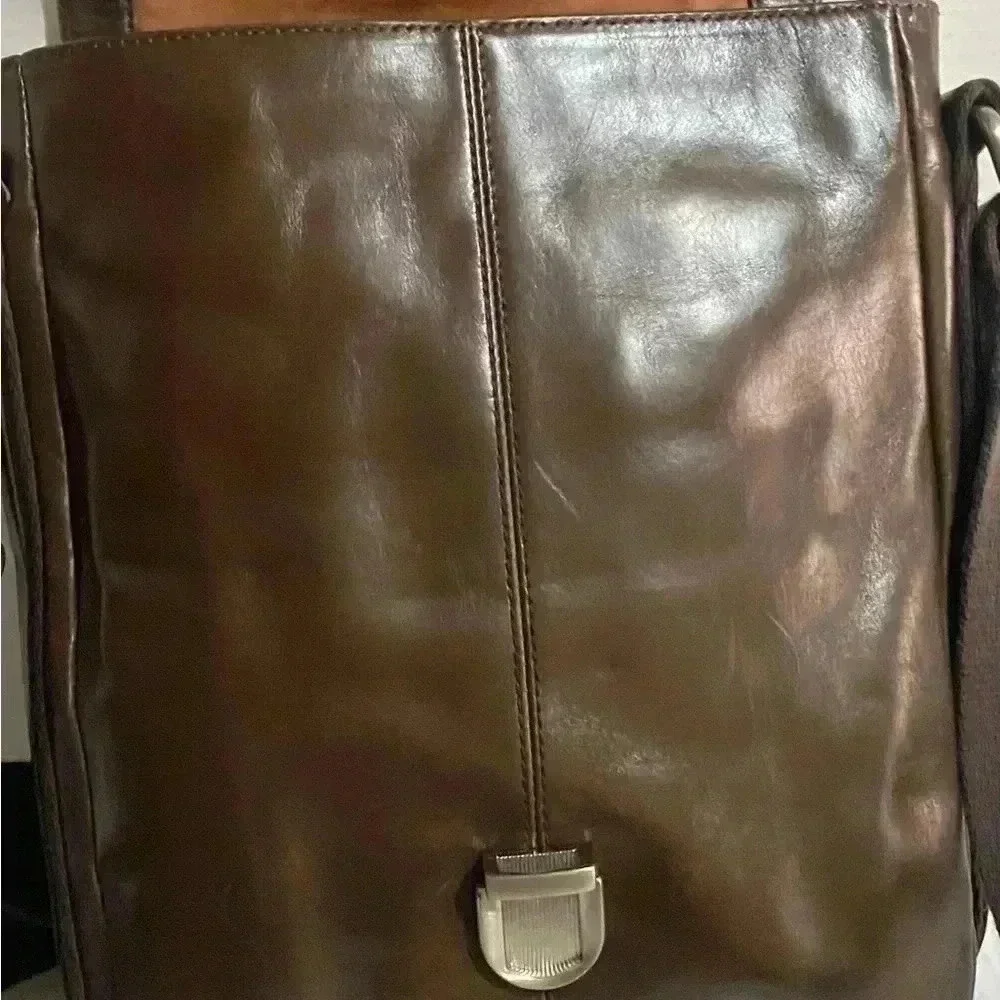 Fossil brown leather unisex messenger bag